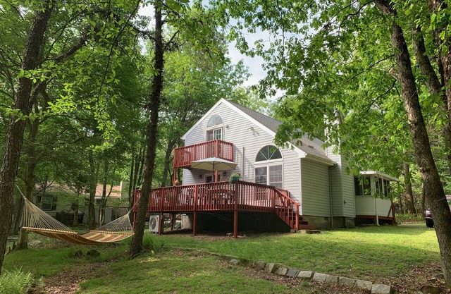 Holidays approaching! Come to the Poconos and stay in this cozy & lovely chalet.