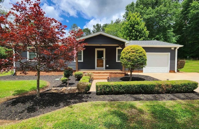 Home away from home in a quiet rural setting!