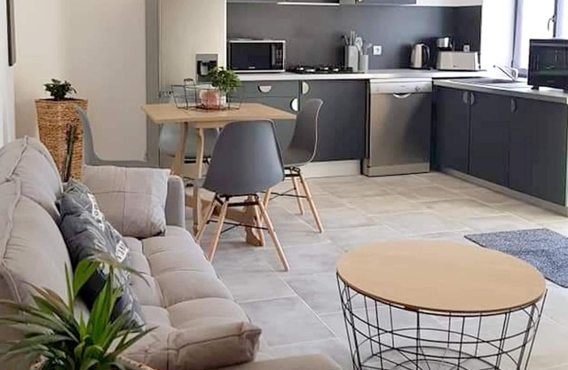 Homerez - Apartement for 3 ppl. with garden at Sainte-Geneviève-lès-Gasny