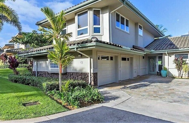 Home Immersed in Nature w/Shared Pool, Hot Tub. Close to Hanalei Bay: Hale Moana