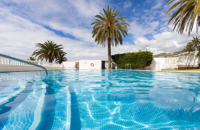 Home2Book Stunning Apt SeaView & Pool, La Victoria