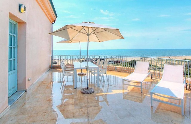 Homerez - 180 m away from the beach! Appartement for 4 ppl. with shared pool