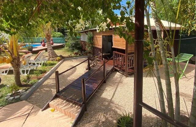 Homerez - Charming apartment in Albion with shared pool