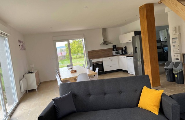 Homerez - Welcoming House with Mountain View in Fraize