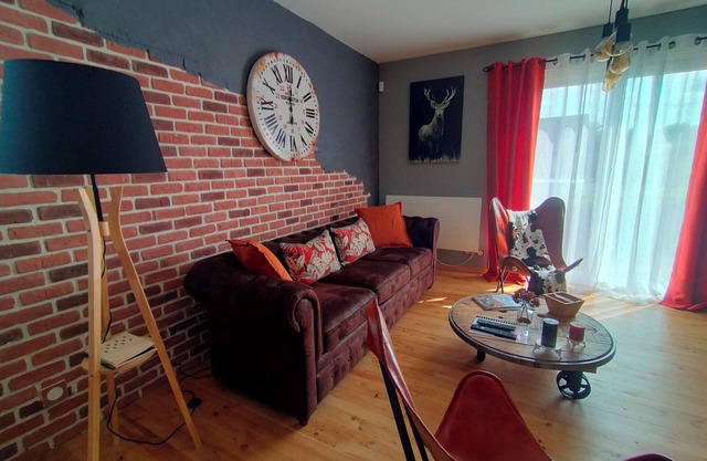 Honfleur 10kms, house 53m2 with fireplace and garden 900m2