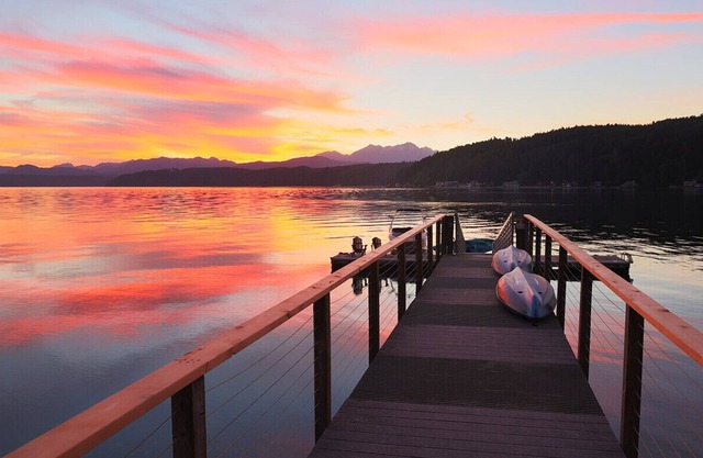 Hood Canal Resort in Union, WA, Hood Canal Resort (up to 14 guests)