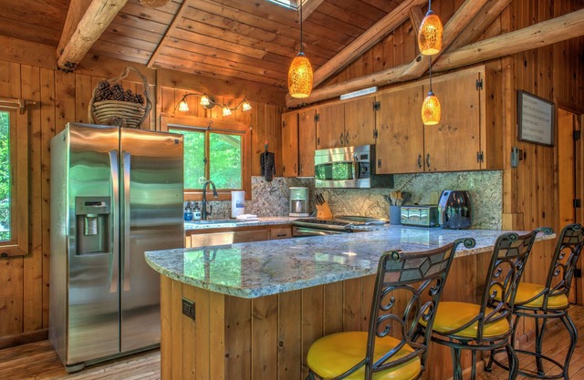 Hoot on the Hill | Decks, Fire Pits & Garden Charm + Biltmore Pass | Near AVL