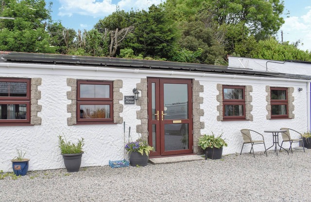 Hosta House - UK49872