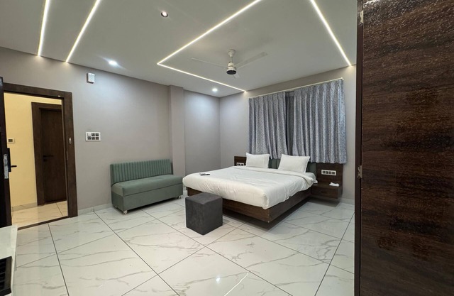 Hotel Aashiyana