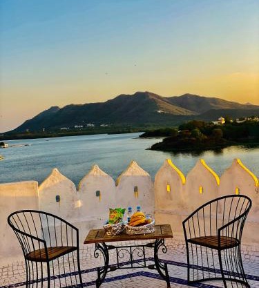 Hotel at Pichola Lake Nathi Ghat Brahmpole Udaipur