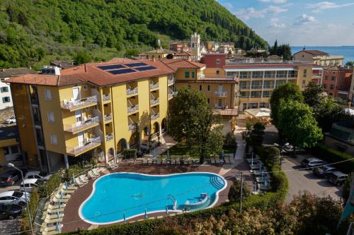 Hotel Bisesti *S