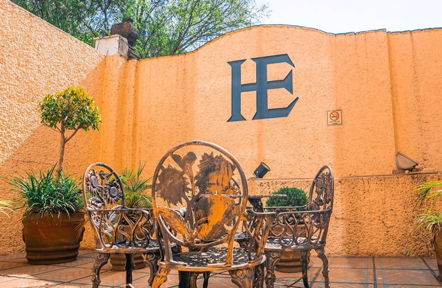 Hotel Embassy