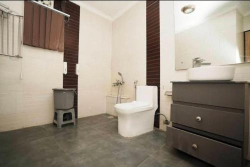 Hotel Kiara Residency - Opposite Delhi Airport Indira Gandhi Internation Airport