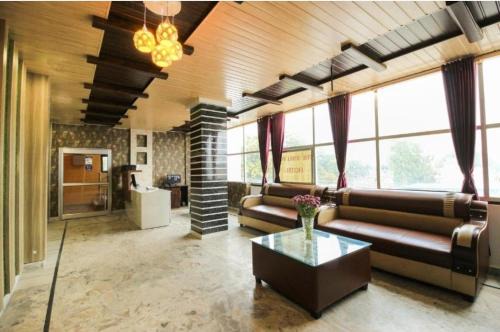 HoTEL MEHRAZ