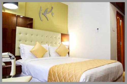 HOTEL- O!TT INN - Near Sea Beach - Shree Jagarnath Temple # Restaurant - Parking - Lift & Free Wi-Fi Facilities # Fully Air Conditioned Hotel At Prime Location With Roof Top Sea View