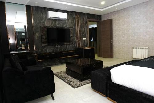 Hotel Oasis by Signature