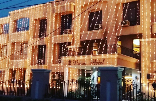 Hotel Paras