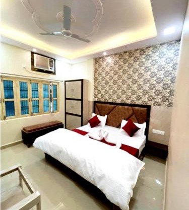 HOTEL PRAKASH RESIDENCY NEAR KASHI VISHWANATH TEMPLE - Full AC ROOMS