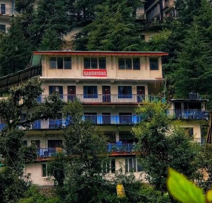 Hotel Sandhyana Inn Peaceful stays near Bhagsu Waterfall