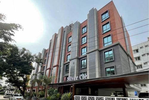 Hotel Silver Cle Hitech City Madhapur