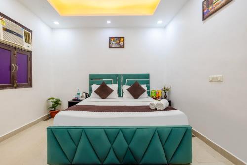 Hotel Warm Welcome - Noida Sector 20