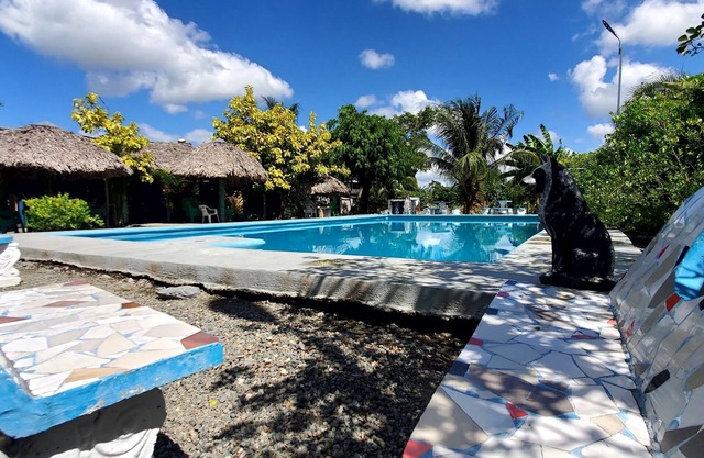 Hotelranchoelnovatosrl.com