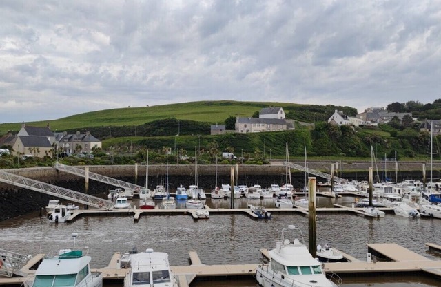 House 1.7km from the port of Dielette