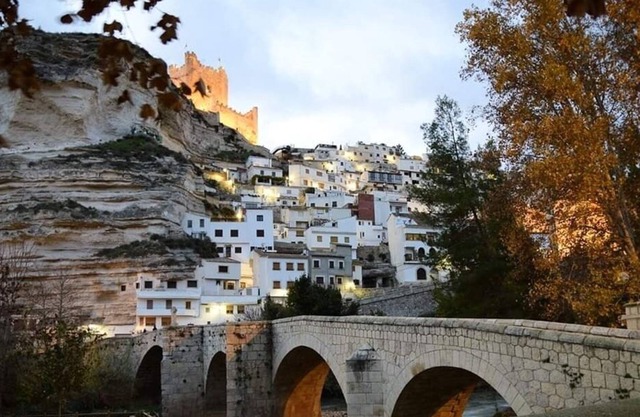 House The Bumblebee. La Gila-Alcalá del Júcar