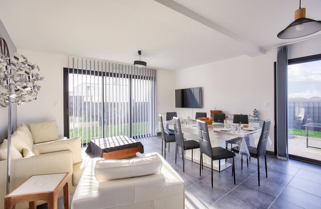 House for 8 in Saint-Alban - Enclosed garden