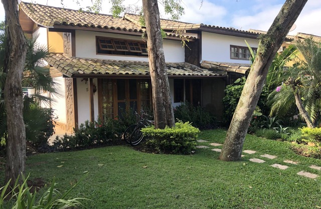 House in Buzios in gated community in Manguinhos Beach