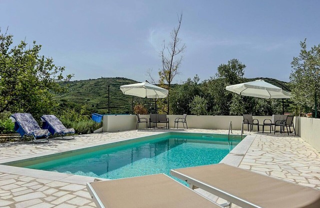 House in the Grapevine - Gabriel