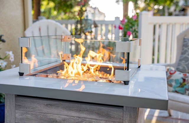 House of Verrett Beach Villa-Ventura, Sleeps 6 & four-minutes from beach