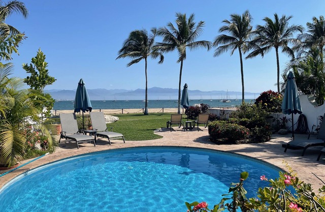 House on the beach in La Cruz, DISCOUNT: for Oct, 3 Bedroom 3bath, sleeps 7