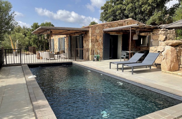 House sheep style equipped, air-conditioned, three bedrooms, with pool