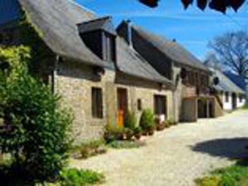 House - Sleeps 6 - Parking - Garden