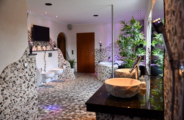 HTS Haus Respirada NRW Wellness area, whirlpool, gym, sauna