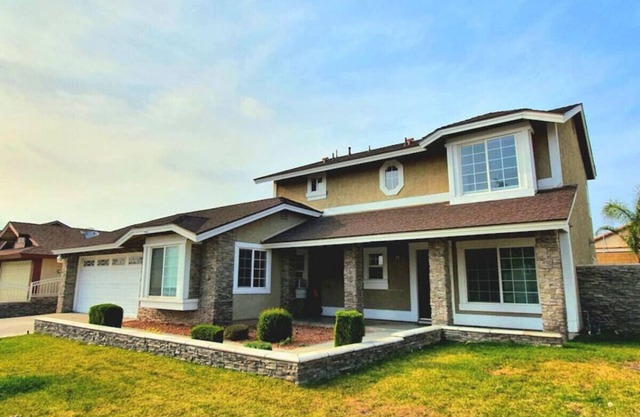 Huge 4BR/3BA Pet Friendly Home in Fontana