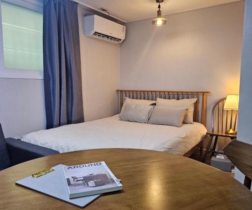 HWAGOK HAM STAY, Hongdae 20 minute