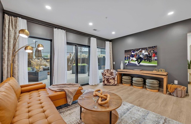 Hyve - Southern Comfort - Walk to Broadway