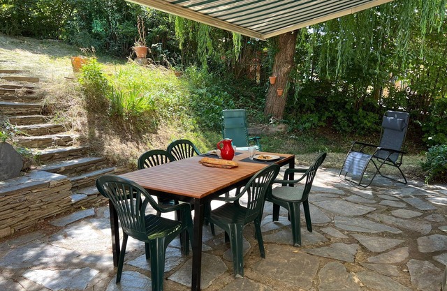 Ideal house for family 8 people near spain with garden garage and wifi
