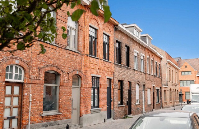 Ieper Retreat: Spacious 3-BR Home Near City Center