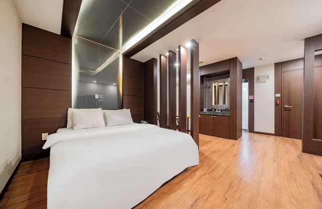 Incheon Airport Hotel June