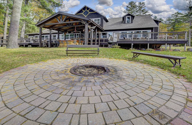 INCREDIBLE 8br 4ba Log House, Big St Germain Lake, Outdoor Covered Bar, Beach