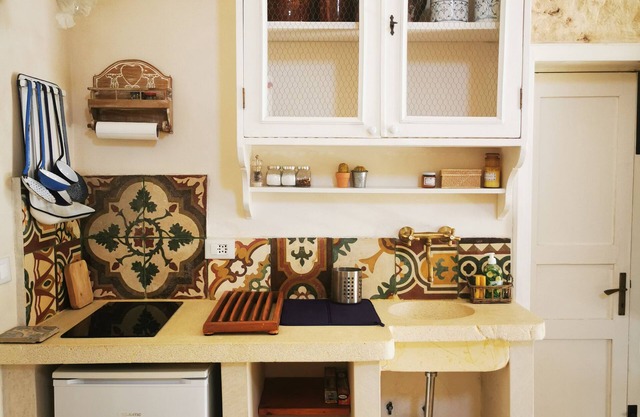 independent apartment in an old house five minutes from the sea