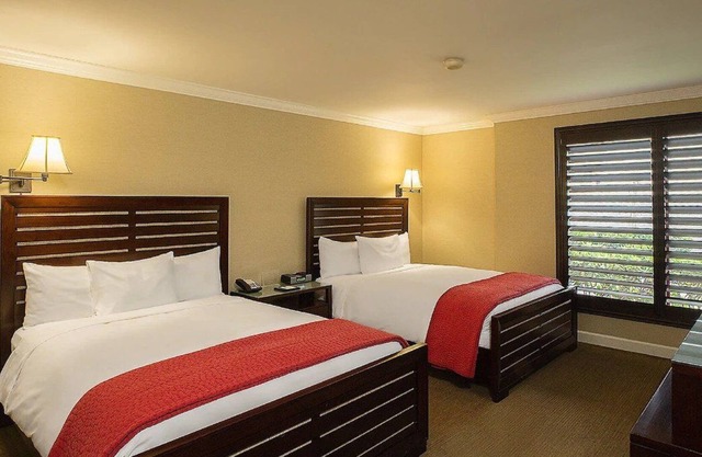 Indulge in an Unforgettable Getaway Experience! Onsite Pool, Free Parking