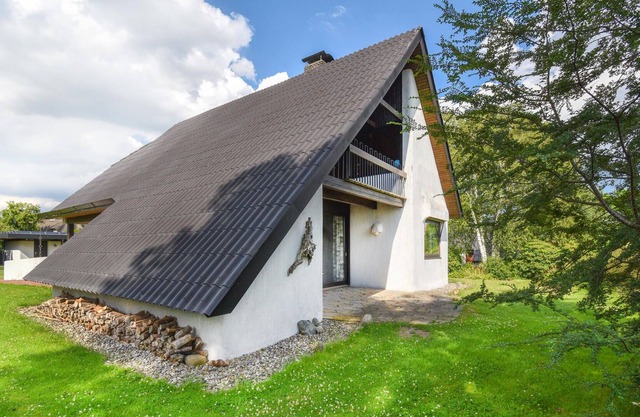 Inviting cottage with sauna and pretty view of the countryside.
