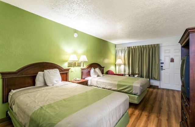 Inviting Room Near Local Attractions w/On-Site Dining & Laundry Facility