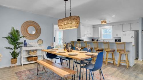 Ion by AvantStay Walk to Beach Dining Shopping Central Location Deck