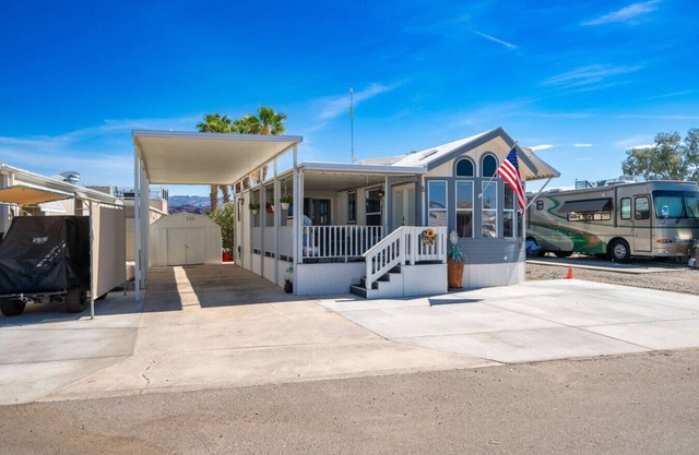 Island Time Tiny Home for6