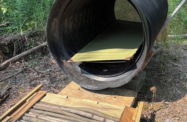 It is not a bedroom .Not a joke. Welcome to the black hole!